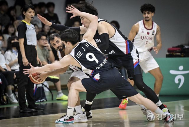 대한민국 남자농구 대표팀, 카타르와의 평가전 2차전에서 95-78로 승리 [포토뉴스]
