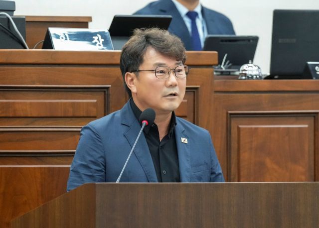 최훈종 하남시의원이 22일 열린 제341회 임시회 제1차 본회의에서 5분 자유발언을 통해 덕풍지구대대에 대한 대책을 촉구 하고 있다. 하남시의회 제공