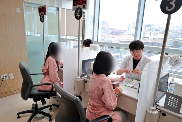 KH한국건강관리협회 경기도지부는 23일 아동양육시설 ‘꿈을키우는집’의 아동·청소년을 대상으로 1차 사회공헌 건강검진을 진행했다. 건협 경기도지부 제공