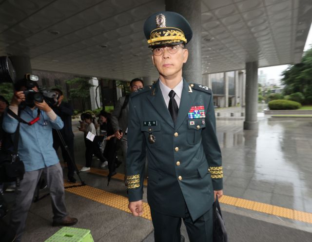 김용대 드론작전사령관이 지난 17일 내란특검 사무실로 출석하고 있다. 연합뉴스