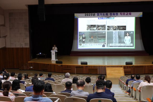 안양소방서는 22일 지역내 아파트 관리소장 및 관계인을 대상으로 ‘공동주택 화재예방 소방안전교육’을 실시했다. 안양소방서 제공.