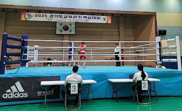 동두천국민체육센터에서 열린 2025 경기도교육감기 복싱대회 경기 모습.경기도복싱협회 제공