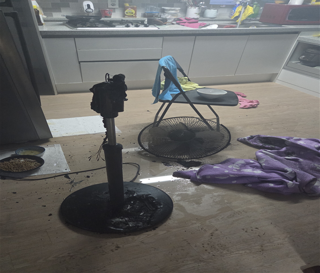 지난 27일 안양동의 한 빌라에서 화재가 발생했다. 안양소방서 제공.