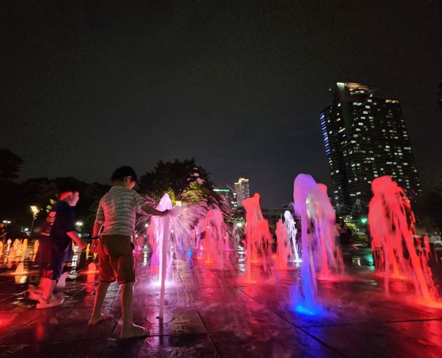 안양 평촌중앙공원 물놀이 시설. 안양시 제공