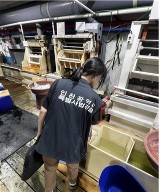 인천시 특별사법경찰이 지난 6월30일부터 7월9일까지 장마철을 맞아 폐수 발생 사업장을 대상으로 기획수사를 벌이고 있다. 인천시 제공