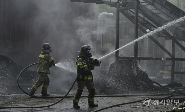 화성 서신면 자원순환시설 화재, 완진 [포토뉴스]