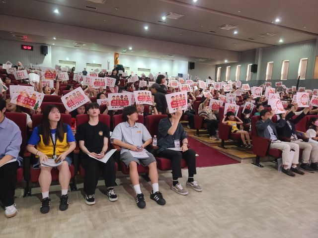 의정부공유학교 올래캠퍼스 학생건강증진센터에서 청소년 참여형 마약 예방 문화제인 ‘2025년 청소년 흡연·음주·마약·약물 오·남용 예방 및 퇴치 문화제’와 ‘제1회 청소년 마약 예방 영상제’가 열렸다. 경기도교육청 제공