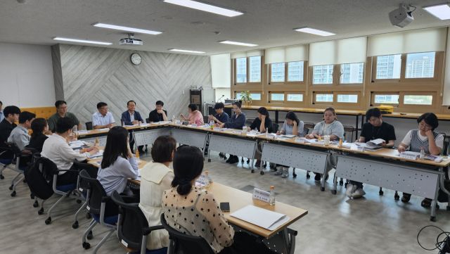 2025 사회적 대화 활성화(비활성화 지역)를 위한 간담회가 개최되고 있다. 경기도노사민정협의회 제공