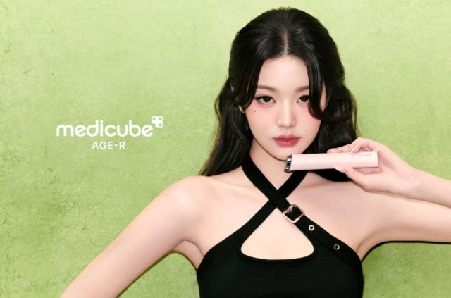 메디큐브 AGE-R 모델 장원영. 에이피알 제공