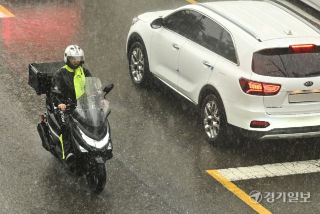 퇴근길 수도권 기습폭우 [포토뉴스]
