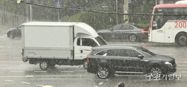 퇴근길 수도권 기습폭우 [포토뉴스]