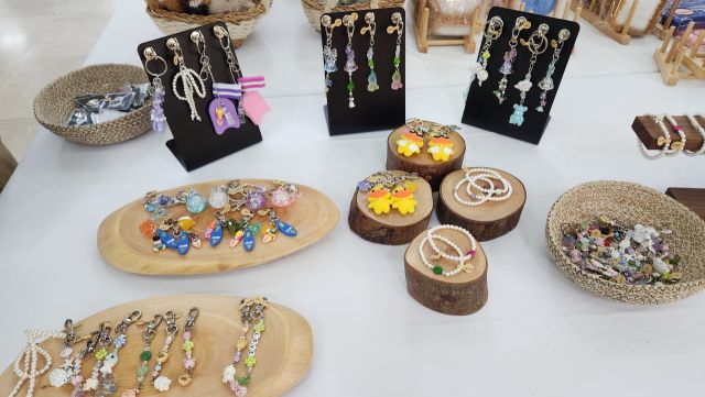 가천대길병원 장애청년 고용 사업장인 가천누리는 8~9일 2일간 길병원 내원환자와 보호자들을 위한 힐링과 완쾌기원 창작공예품 바자회를 했다. 가천누리 제공