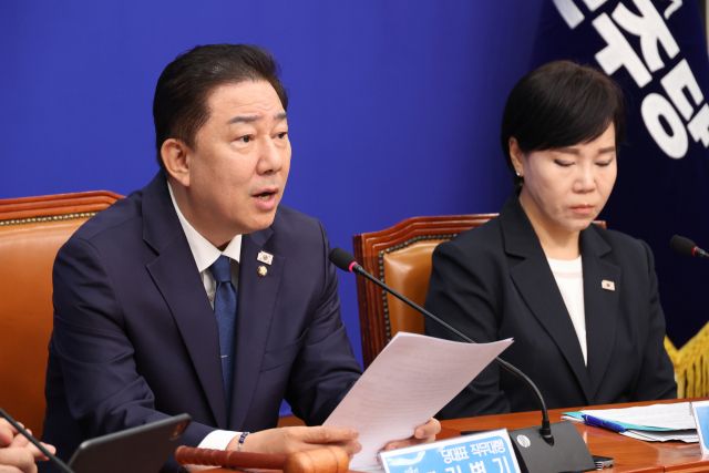 9일 더불어민주당 김병기 당대표 직무대행 겸 원내대표가 국회에서 열린 최고위원회의에서 발언하고 있다. 연합뉴스