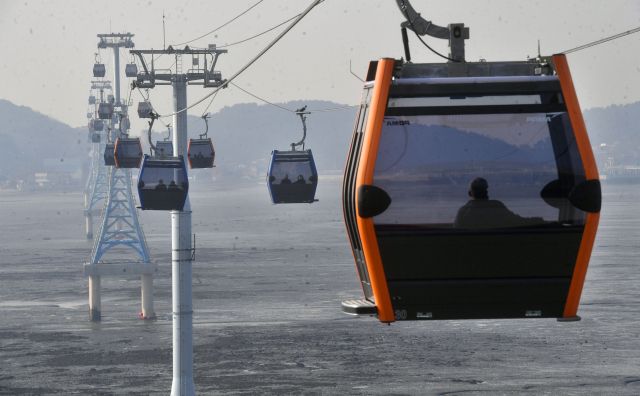 기사 내용과 무관. 화성시 전곡항~제부도를 연결하는 서해랑 케이블카. 경기일보 DB