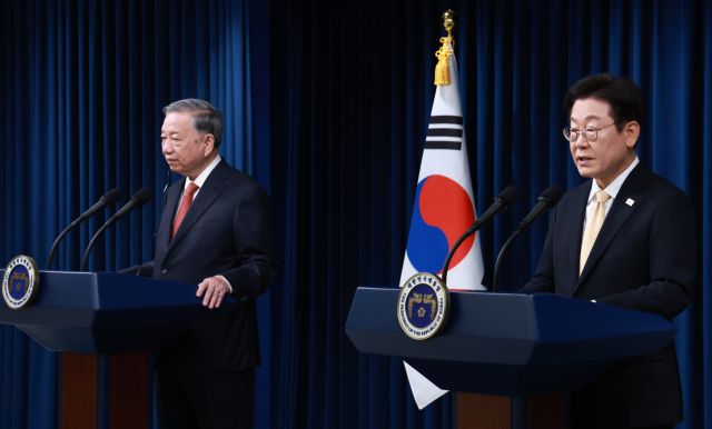 이재명 대통령이 11일 서울 용산 대통령실 청사에서 열린 한·베트남 공동언론발표에서 발언하고 있다. 연합뉴스