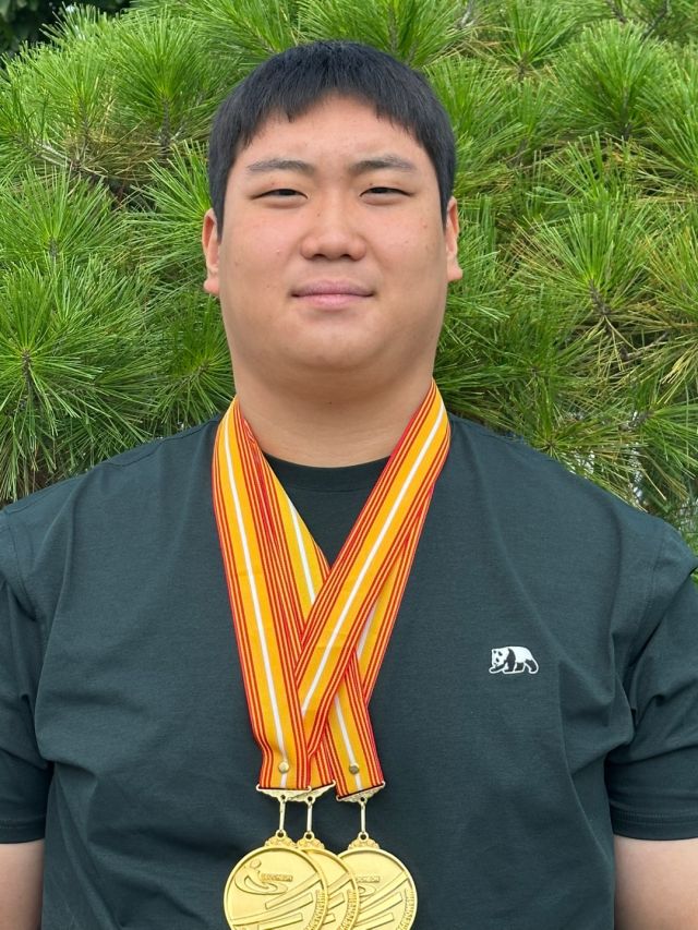 ‘제11회 한국중·고역도선수권대회’ 남고부 +109㎏급 3관왕 평택고 김건. 평택고 제공