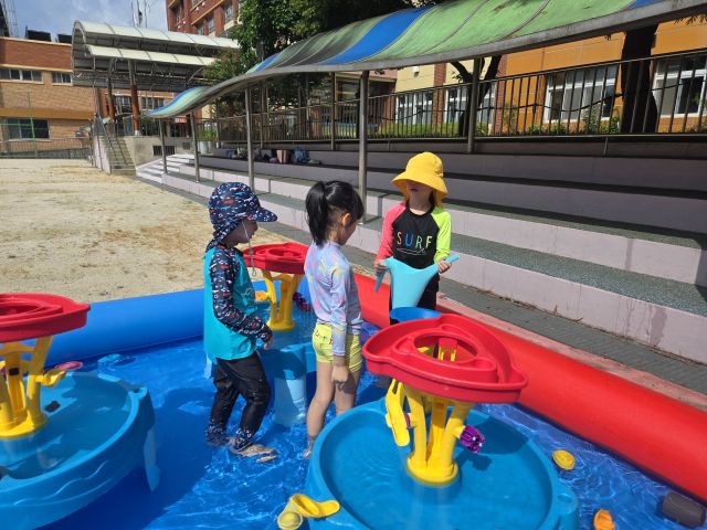 하남초 병설유치원, 시원한 물놀이 체험 현장. 하남초 제공