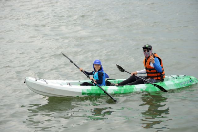 거북섬에서 열린 제14회 전국해양스포츠제전에서 체험활동에 참여한 가족. 시흥시 제공