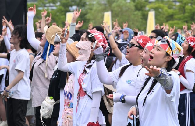 인천펜타포트 락 페스티벌 마지막 날인 3일 관객들이 공연을 보며 즐기고 있다. 조병석기자