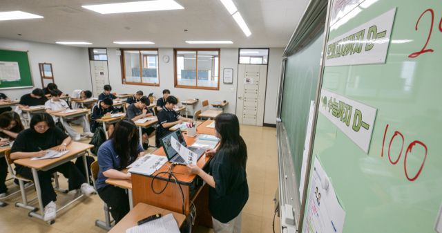 수능 D-100, 열공하는 용인 기흥고등학교 학생들 [포토뉴스]