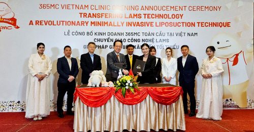 365mc는 지난해 11월 13일 베트남 다낭 FURAMA RESORT HOTEL에서 김남철 대표이사와 HAMO GROUP 경영진이 참석한 가운데 'MG 365mc Vietnam' 합작 투자 법인 설립 및 365mc 호치민 지점 오픈을 위한 협약식'을 진행했다. 365mc