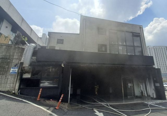 용인 수지구 상현동 자동차정비소 화재현장. 경기도소방재난본부 제공