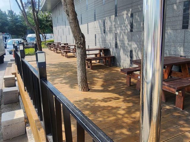 구리휴게소 야외 데크 쉽터. 도로공사 서울경기본부 제공