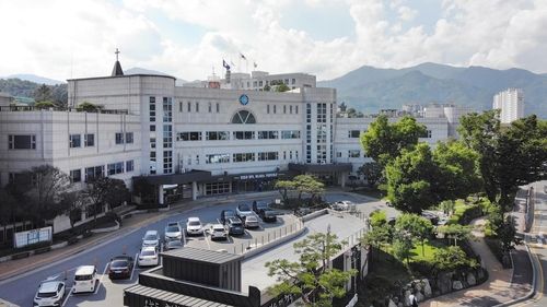 가평군청 전경. 가평군 제공