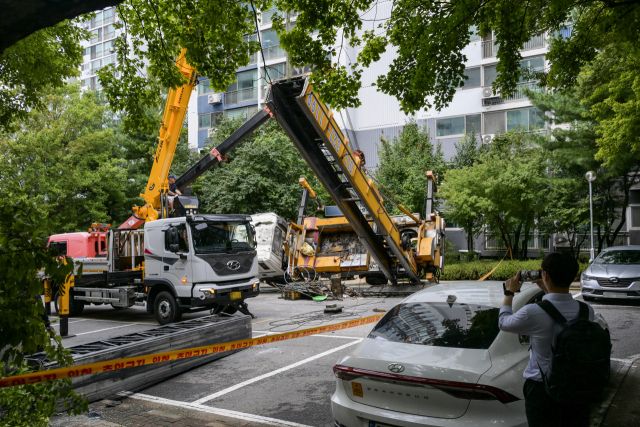 성남시 분당구 아파트 사다리차 전도 현장 [포토뉴스]