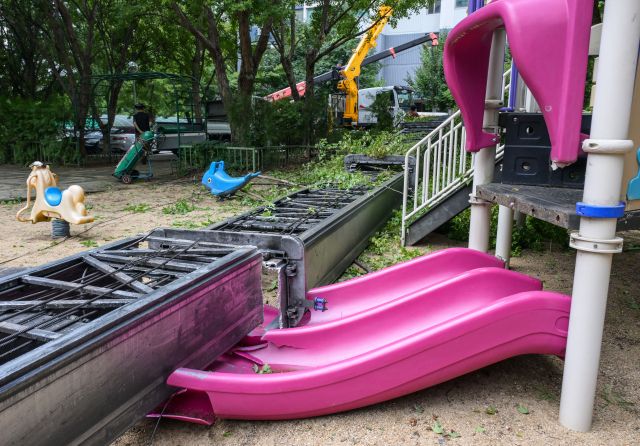 성남시 분당구 아파트 사다리차 전도 현장 [포토뉴스]