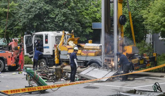 성남시 분당구 아파트 사다리차 전도 현장 [포토뉴스]