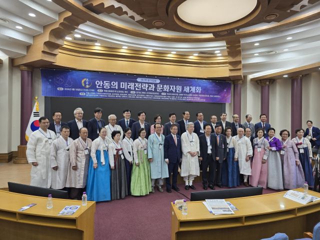 ▲전통 가양주를 빚는 종가 종손, 종부들 모습. 한양경제