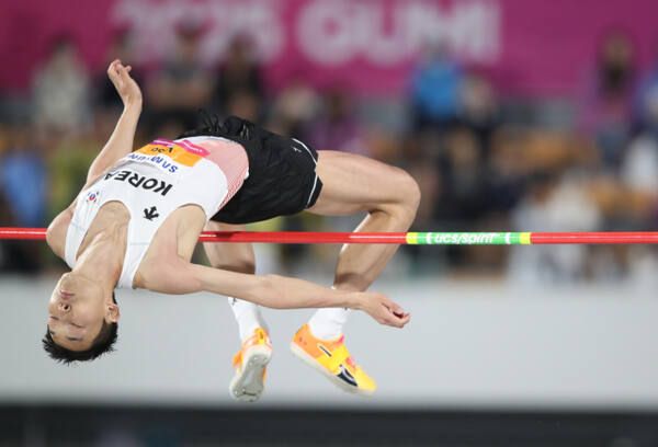 용인시청의 우상혁이 오는 13일 개막하는 도쿄 세계육상선수권서 한국 육상 사상 첫 ‘실외 세계선수권 금메달’을 노리고 있다. 연합뉴스