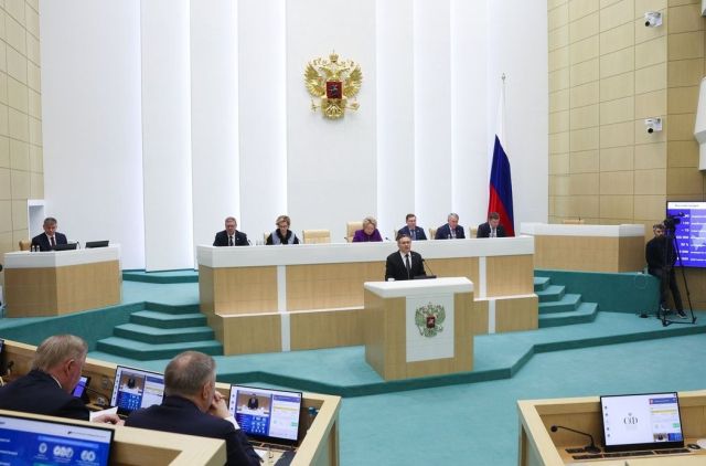 ▲러시아 국영 원자력 기업 로사톰의 총책임자 알렉세이 리하초프가 연방 협의회에서 연설하고 있다. 로사톰