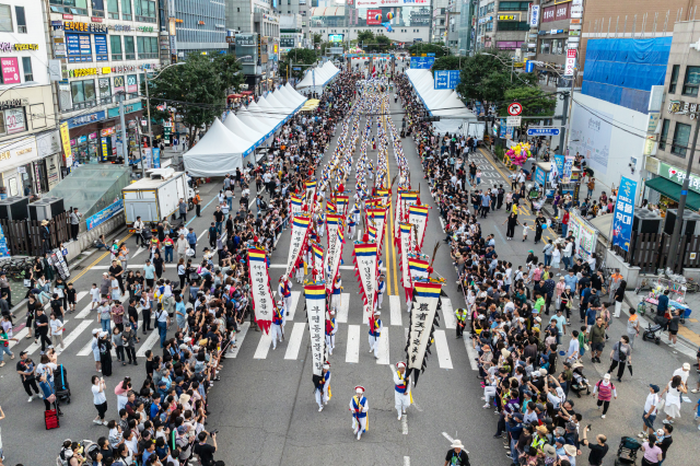 인천 부평구가 오는 26~28일 신트리공원과 부평대로 일대에서 제29회 부평풍물대축제를 연다. 사진은 지난 2024년 28회 부평풍물대축제가 열린 모습. 부평구 제공