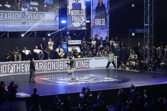 2025 배틀 오브 더 이어 월드파이널 대회에서 댄서들이 경연을 펼치고 있다. 화성특례시 제공