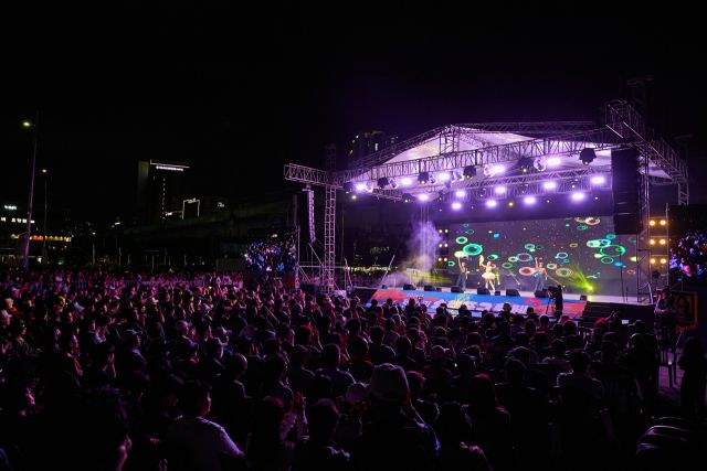 많은 관람객들이 2024년 9월27일 인천 남동구 소래포구에서 열린 ‘제24회 소래포구 축제’를 즐기고 있다. 남동구청 제공