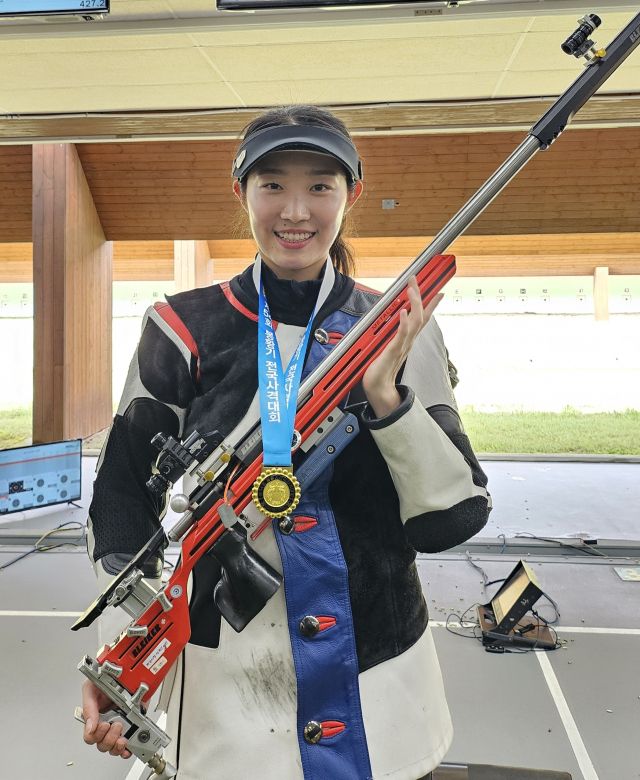 대통령경호처장기 전국사격대회 여자일반부 공기소총에서 금메달을 따낸 임하나. 화성시청 제공