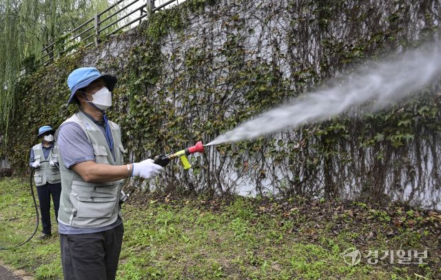 가을 모기 방역 시작 [포토뉴스]