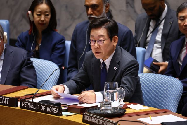 이재명 대통령이 24일(현지시간) 미국 뉴욕 유엔본부에서 안전보장이사회 공개 토의를 주재하고 있다. 연합뉴스