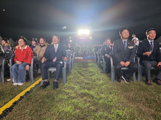 구리 한강시민공원에서 개막한 구리 코스모스 축제. 구리시 제공