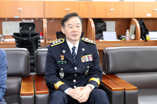 한창훈 인천경찰청장이 29일 인천 남동구 인천청 기자실에서 간담회를 하고 있다. 인천청 제공