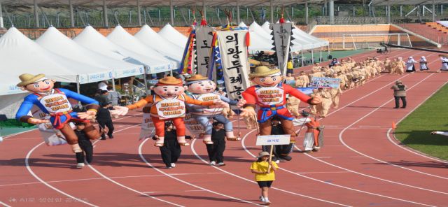 의왕시의 고유 농악인 ‘의왕두레농악’이 충북 영동군에서 열린 제66회 한국민속예술제에서 우수상을 수상했다. 의왕시 제공