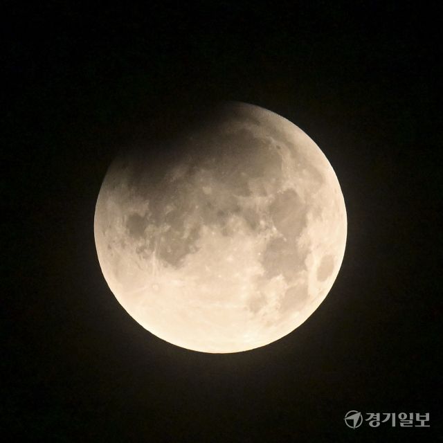 붉은달을 볼 수 있엇던 개기월식 [포토뉴스]
