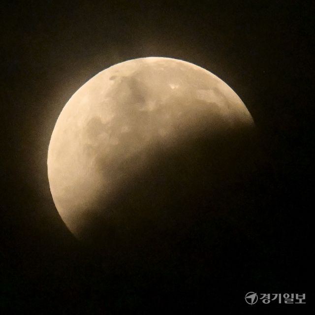 붉은달을 볼 수 있엇던 개기월식 [포토뉴스]