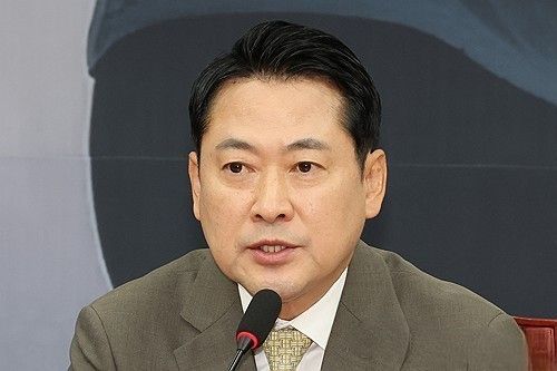 국민의힘 장동혁 대표가 9일 서울 여의도 국회에서 더불어민주당 정청래 대표의 연설에 대해 비판하고 있다. 연합뉴스