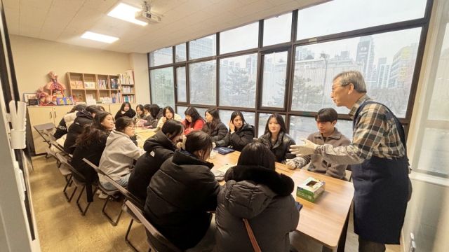 최근 가톨릭상지대학교 간호학과 학생들이 인천세종병원 심장박물관을 찾아 견학하고 있다. 인천세종병원 제공