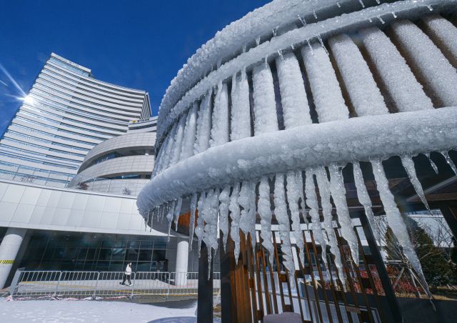 경기도청에도 고드름이 주렁주렁 [포토뉴스]