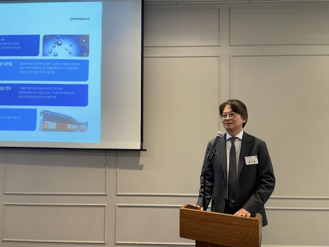 ▲덕양에너젠 김기철 대표이사가 15일 기자간담회에서 회사 성장 전략을 발표하고 있다. IFG파트너스 제공