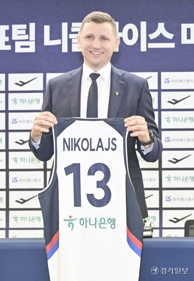 남자농구 대표팀 니콜라이스 마줄스 감독 취임 기자회견 [포토뉴스]